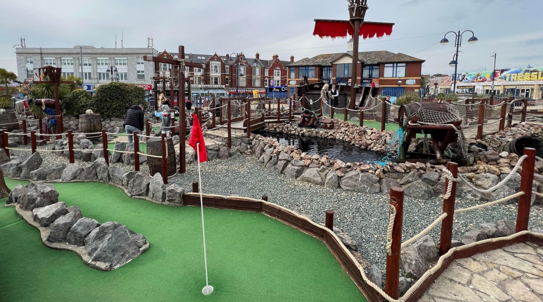 Mini golf course near Treasure Island